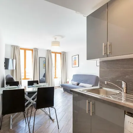 Apartment Charming Studio In The Heart Of The Old Town Of *