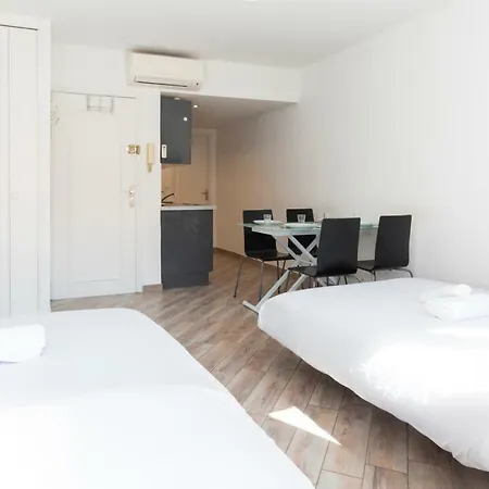 Charming Studio In The Heart Of The Old Town Of * Antibes